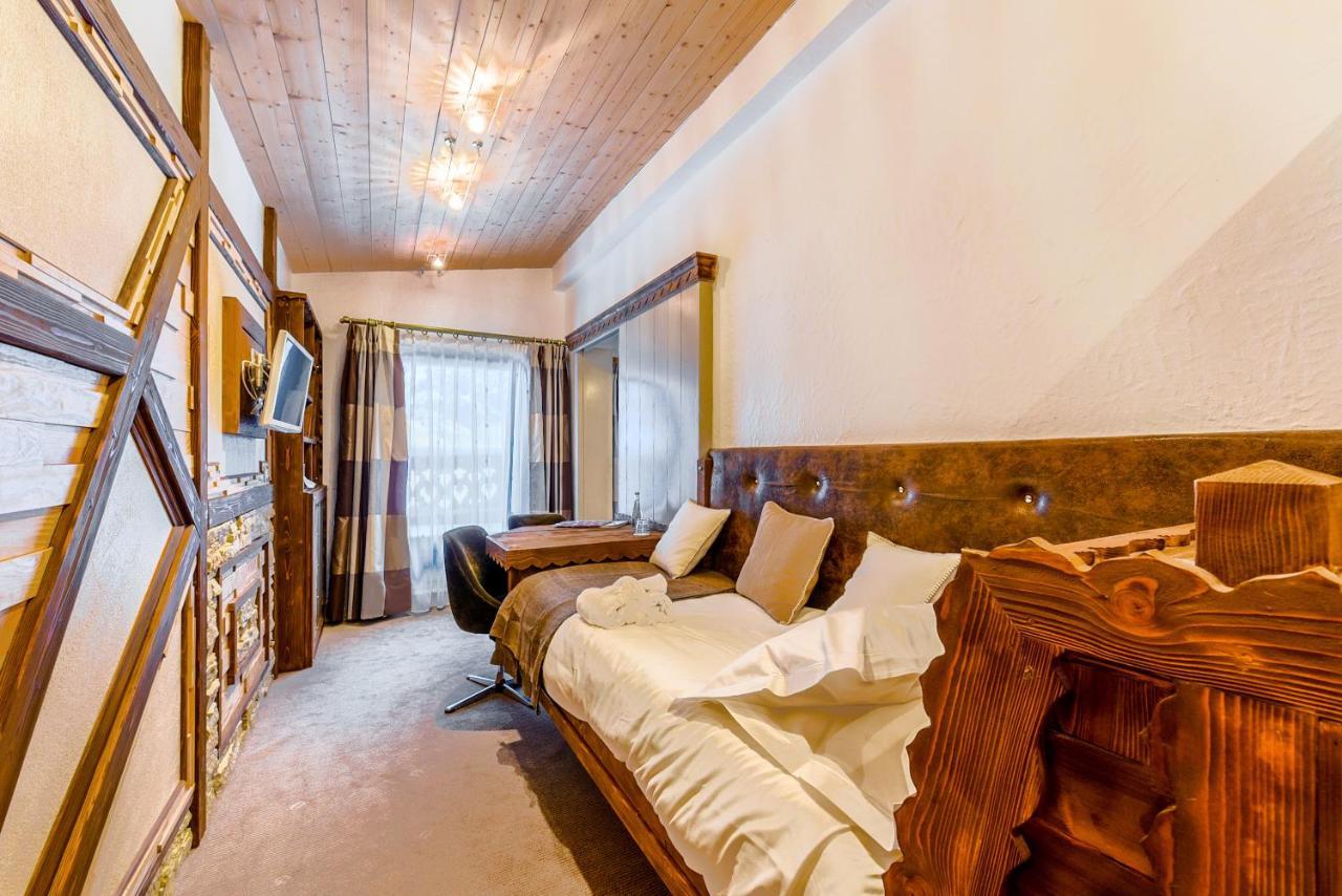 Hôtel Les Sherpas Courchevel Exterior foto
